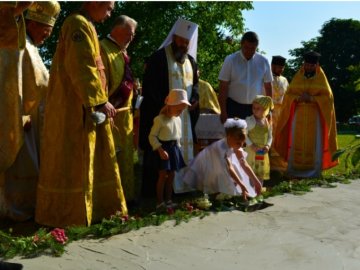 В одному з волинських сіл заклали капсулу під будівництво дзвіниці 