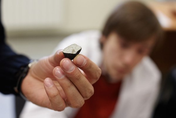 Зʼявилися перші студійні фото Челябінського метеорита. ФОТО