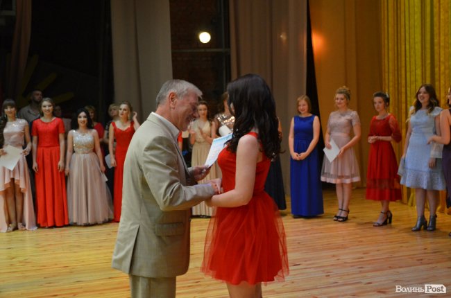 «Ви наша надія»: у луцькому педколеджі – випускний. ФОТО