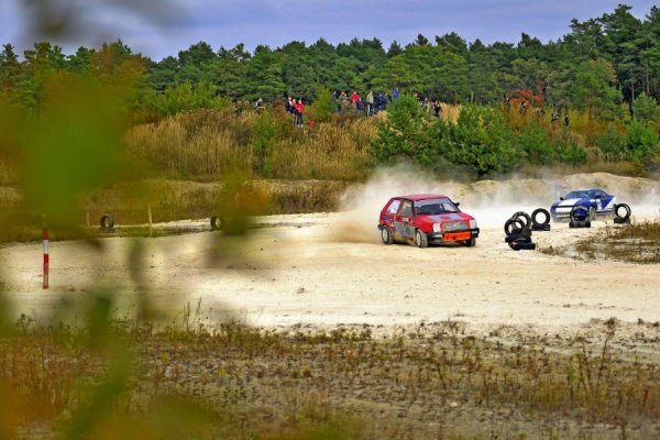 Автомотофестиваль під Луцьком: день перший. ФОТО. ВІДЕО