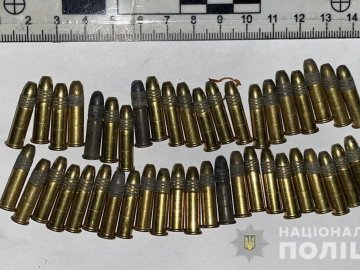 Волинянин зберігав  у шафі боєприпаси. ФОТО