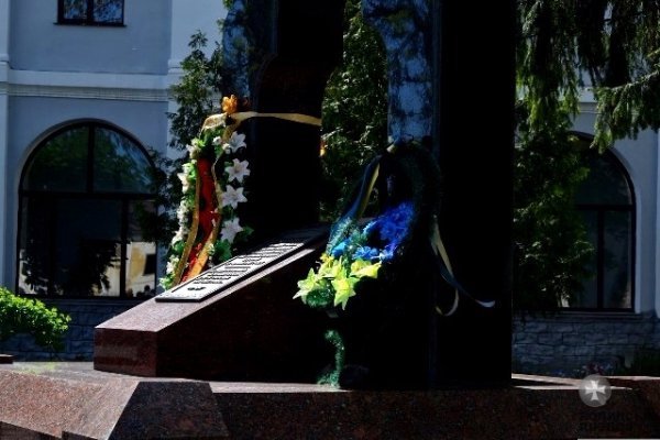 Лучани вшанували пам'ять людей, що постраждали внаслідок політичних репресій. ФОТО 