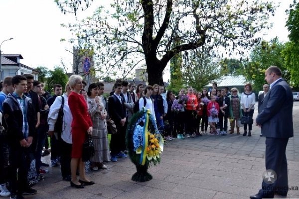 Лучани вшанували пам'ять людей, що постраждали внаслідок політичних репресій. ФОТО 