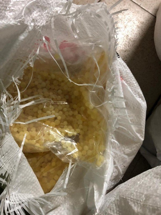 Волинянин віз на Закарпаття бурштину на 1,5 мільйона гривень. ФОТО