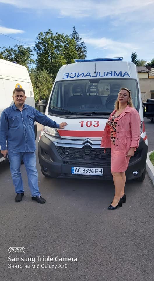 Волинським медикам передали три надсучасних «швидких» для транспортування хворих з важкою формою перебігу COVID-19