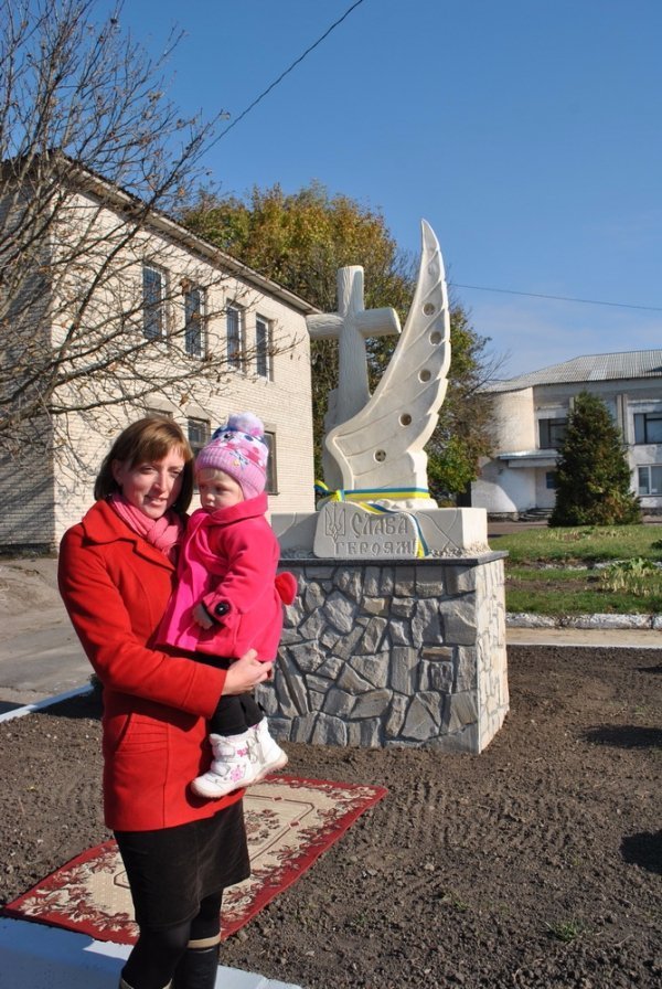 На Горохівщині освятили пам’ятник героям України. ФОТО