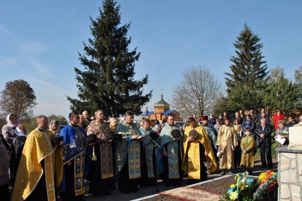 На Горохівщині освятили пам’ятник героям України. ФОТО