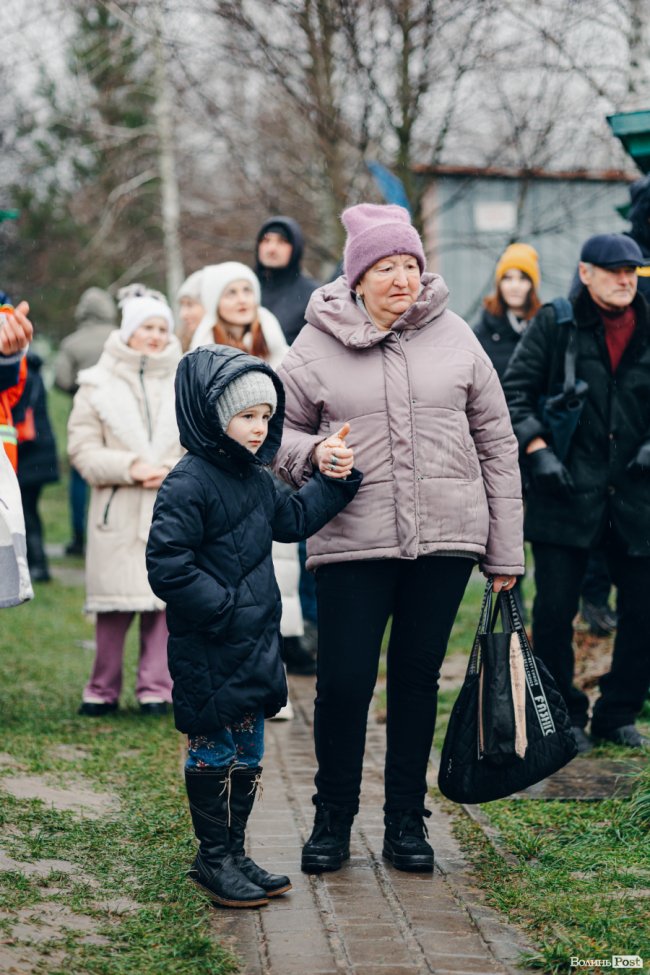 Водохреще у Луцьку: освячення води в річці Стир та занурення лучан. ФОТОРЕПОРТАЖ