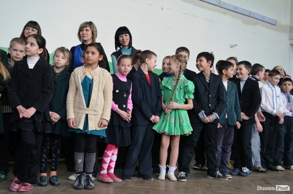Луцьким дітям вручили подарунки. ФОТО*