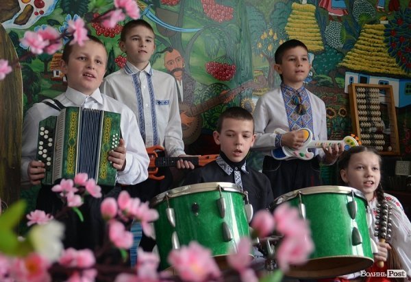 Луцьким дітям вручили подарунки. ФОТО*