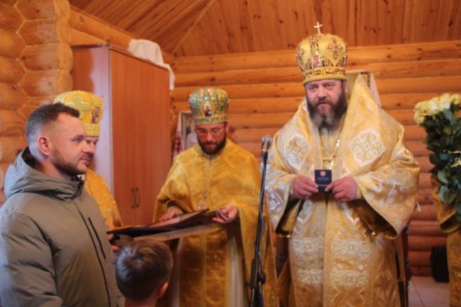 Михаїл відзначив луцьких героїв, які врятували самогубця зі Стиру. ФОТО