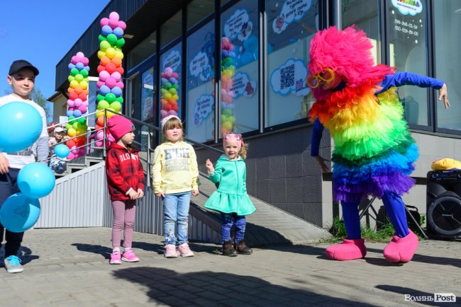 У Луцьку відкрили третю дитячу студію розвитку «Розумаха»* 