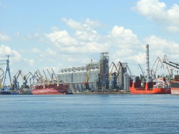 Росія обстріляла Миколаївський порт: знищили 17 тисяч тонн олії