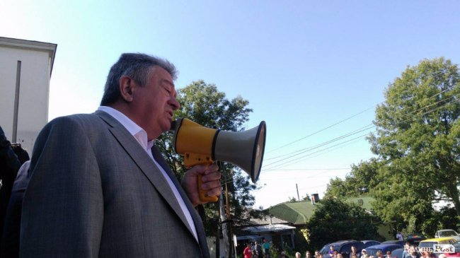 Підприємці перекрили дорогу перед Луцькрадою