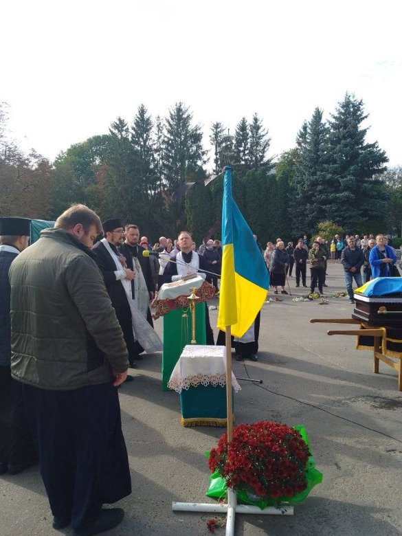 «Плине кача»: місто на Волині попрощалося із Героєм Олександром Юзвиком