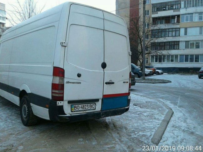 У Луцьку муніципали карали автохамів. ФОТО