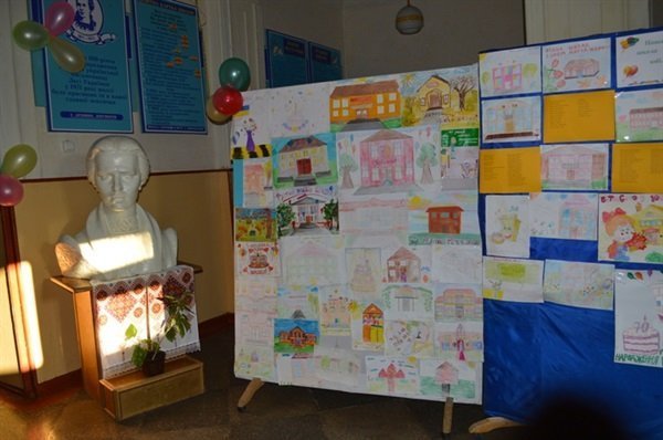 У Ковелі школа відзначила 70-ліття. ФОТО