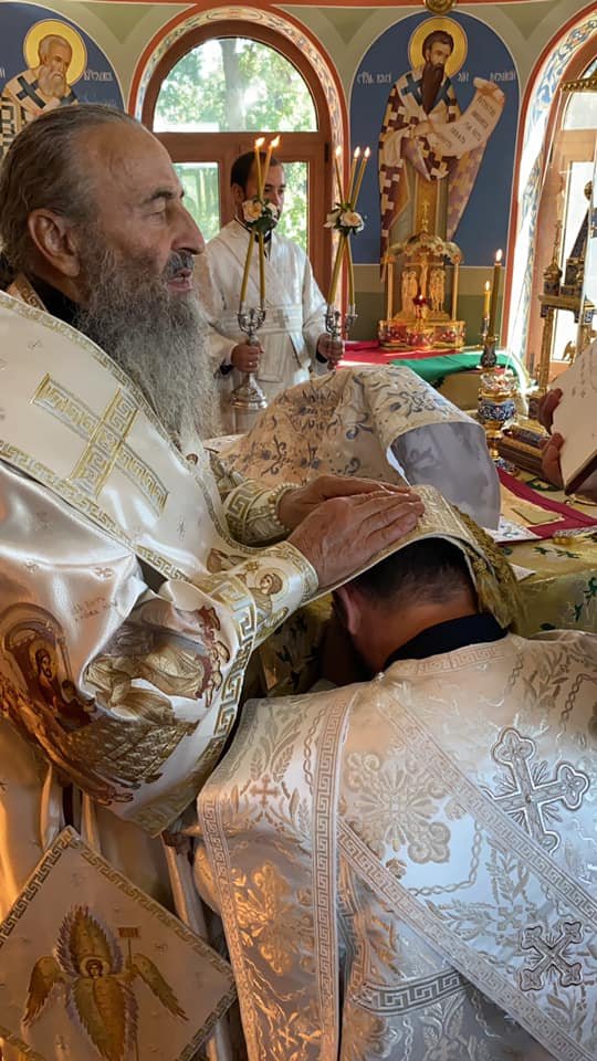 Відомий хірург з Волині Валіхновський став священником. ФОТО