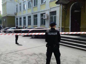 У приймальні прокуратури Волині жінка залишила пакет: чекають вибухотехніків