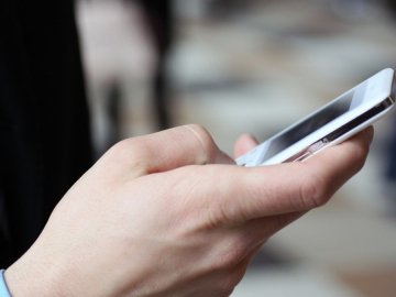 На Волині «кинули» чоловіка, який хотів продати телефон 
