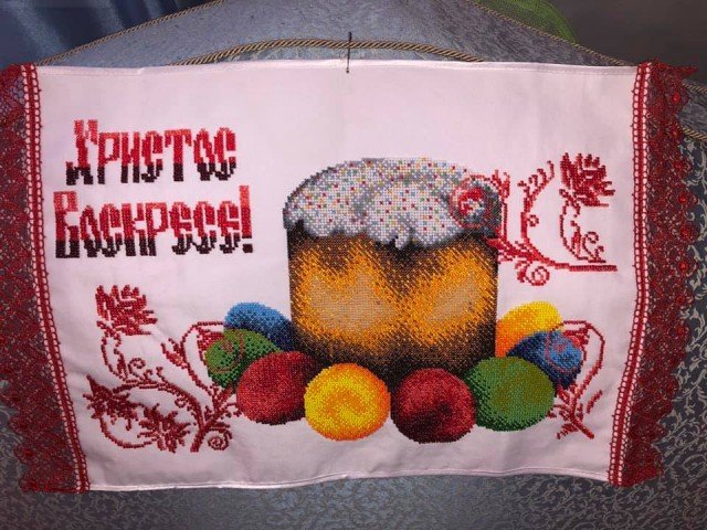 Прикута до ліжка волинянка завдяки хобі заробляє собі на лікування 