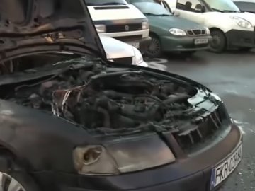 Під Києвом за ніч згоріли п'ять авто