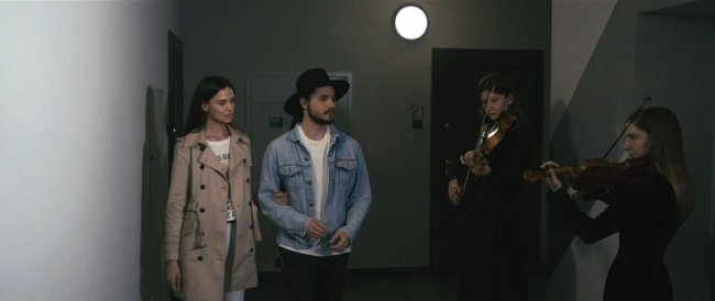 На даху луцької багатоповерхівки зіграв симфонічний оркестр. ВІДЕО*