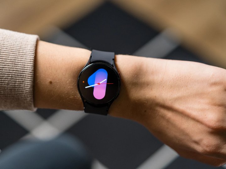 Смарт годинник жіночий Самсунг: особливості та чому він вам потрібен