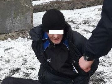 П’яний лучанин із ножем погрожував розправою матері