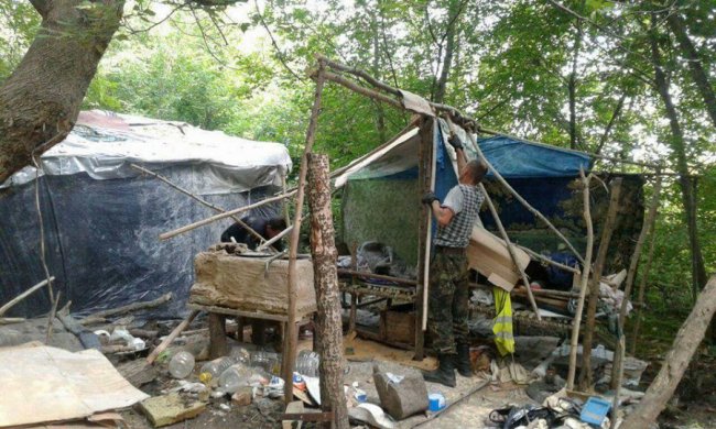 На березі Стиру у Луцьку знесли «квартал халабуд». ФОТО