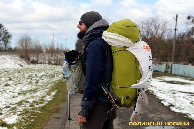 Швейцарський мандрівник, який прямує до Індії, завітав на Волинь. ФОТО. ВІДЕО