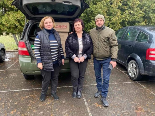 Школярі з Волині вчергове передали окопні свічки для ЗСУ