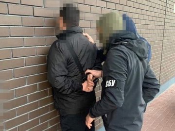 Депутат з Чернігівщини за 3 тисячі доларів підробляв у Луцьку документи для ухилянтів. ФОТО