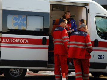 На Волині  медики «швидкої» рятували трьох людей, які впали з висоти