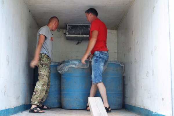 Під Луцьком вилучили понад тону контрафактного спирту. ФОТО. ВІДЕО