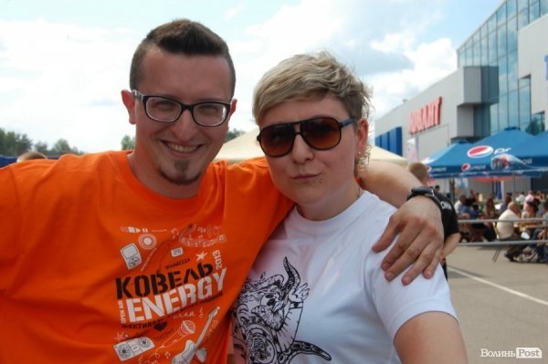 Ведучих Ковель «позичив» у Луцька. Андрій Тимчук (гурт ФлайzZzа) та Вікторія Жуковська (радіо СіД FM)