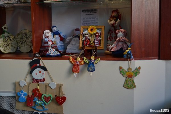 Митці Луцька майстрували у «Різдвяній майстерні». ФОТО