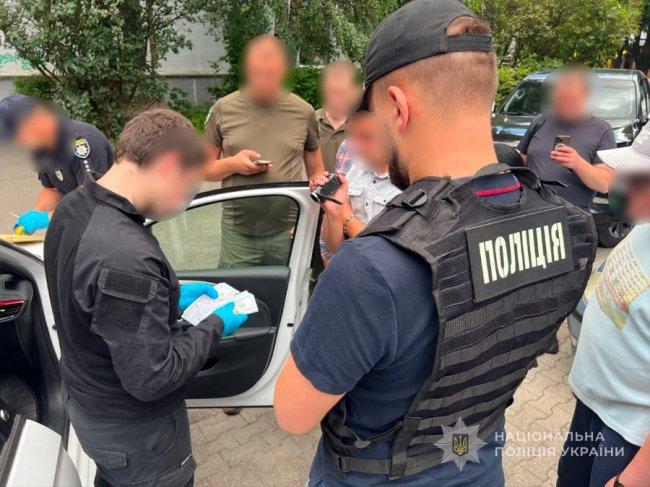 Лучанин вимагав від жінки 10 тисяч доларів за визнання її товариша непридатним для військової служби