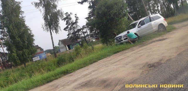 У Ковелі легковик не поділив дорогу з позашляховиком. ФОТО