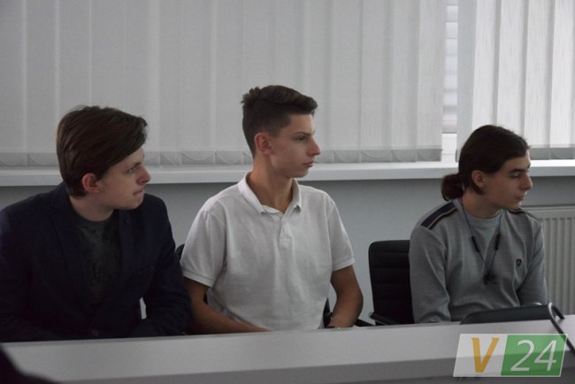 Луцьким школярам показали, як працює «Кромберг енд Шуберт». ФОТО