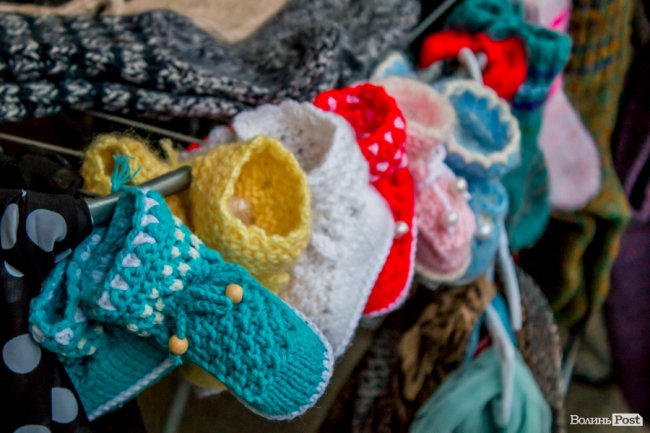 Від білизни до шикарних шуб: у Луцьку – Харківський ярмарок. ФОТО