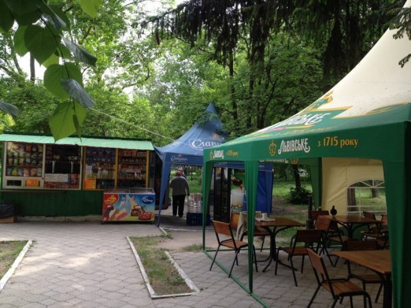 Під носом у юних плавців у Луцьку торгують пивом, ‒ депутат. ФОТО 