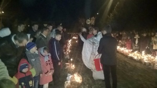 Громада Каменя-Каширського освятила паску на місці,  де раніше стояла церква. ФОТО