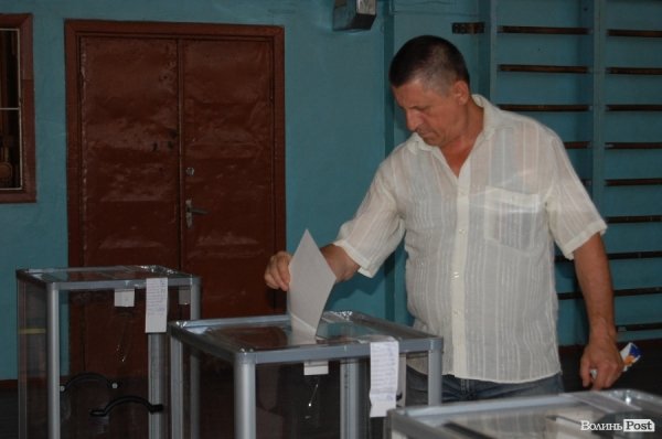 Вибори у Луцьку йдуть «повним ходом». ФОТО 