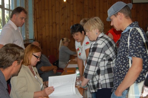 Вибори у Луцьку йдуть «повним ходом». ФОТО 