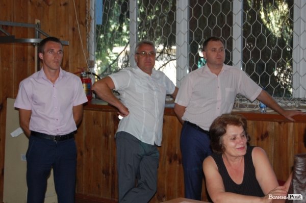 На дільниці спостерігають за виборчим процесом депутати міськради Олександр Плісецький та Артур Василевський