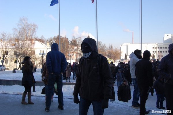 Волинська ОДА: штурм, який не відбувся. ФОТОРЕПОРТАЖ