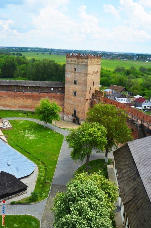 Луцьк з В'їзної вежі замку. ФОТО