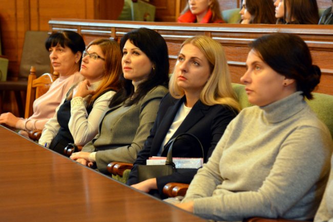 Луцькі студенти спробували себе в ролі депутатів Волиньради. ФОТО