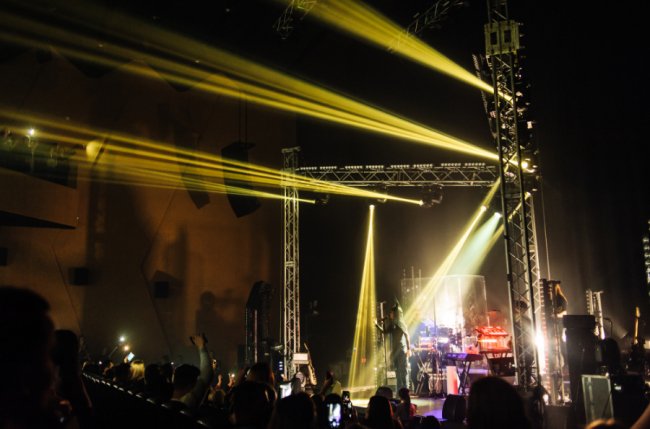 У луцькому «Промені» відгримів концерт гурту «The Hardkiss». ФОТО